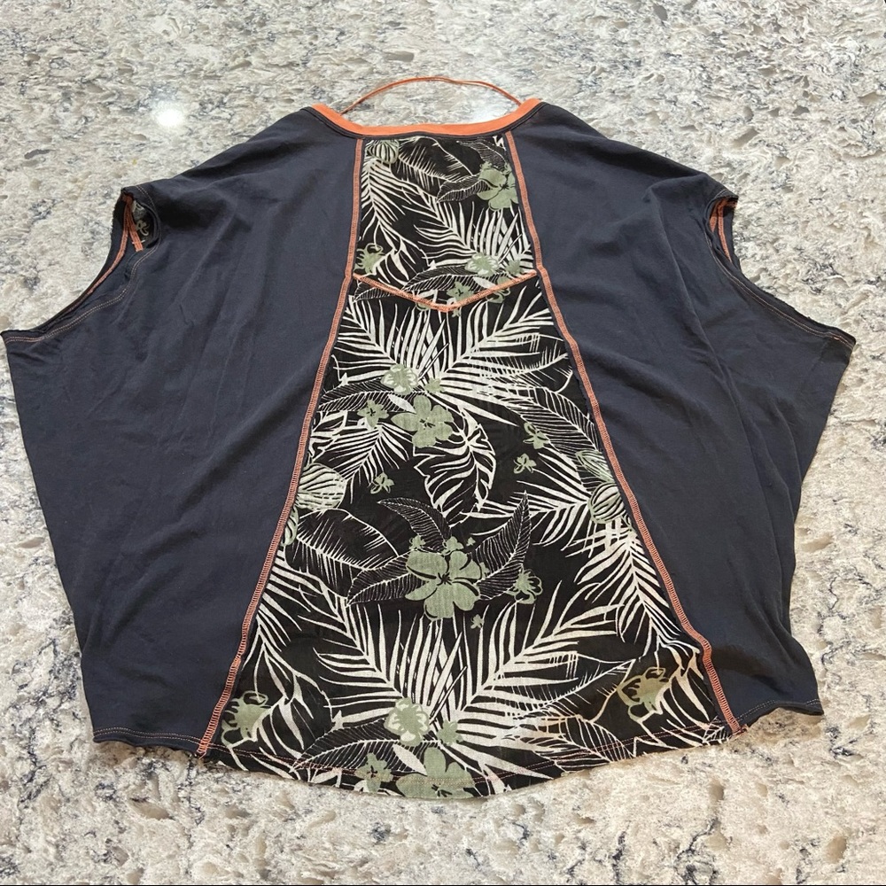 We the Free by FREE PEOPLE | tropical Hawaiian Margot tee Size S Small - Picture 8 of 16